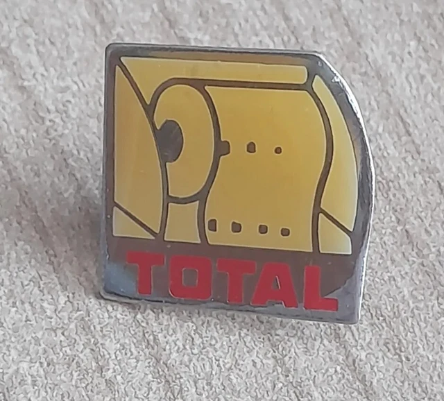 Badge Vintage Pins Pétrole Oil ESSO France Europe Produit