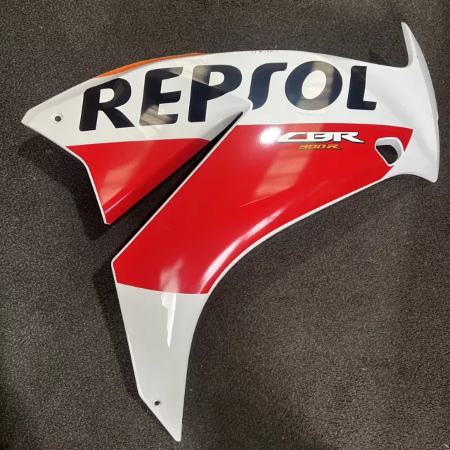 Honda CBR300R 2014-2016 White Right Side Middle Cowl Pt.no  64330-K33-D000