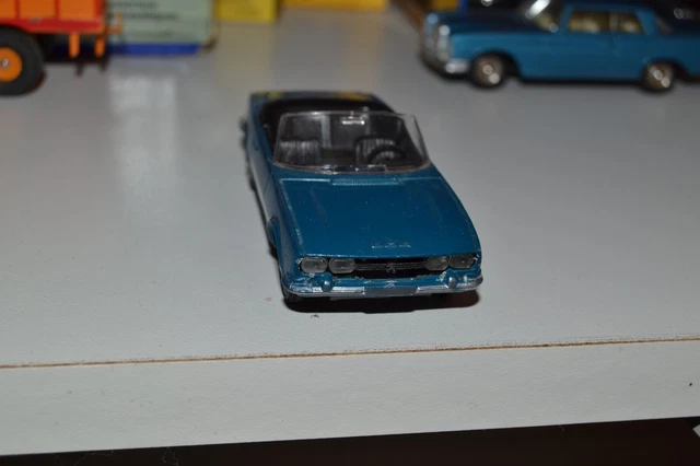 Dinky Toys d'origine  Peugeot 504 Cabriolet   Ref:1423 TBE 2
