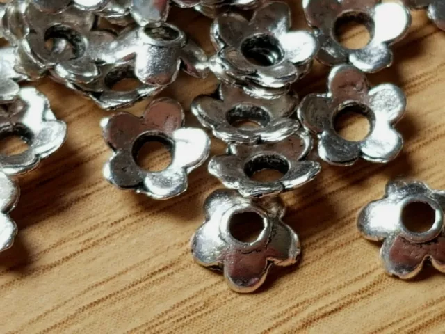 200 SMALL PETAL FLOWER BEAD CAPS ANTIQUE SILVER 7MM Jewellery making crafts UK