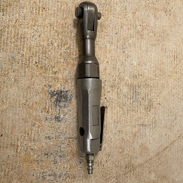 CP Chicago Pneumatic 3/8 in. drive air ratchet wrench (B67) 5