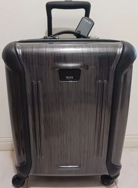 Tumi Vapor Carry-On 4 wheels luggage  NO SHIPPING. Free local pick up  in So Fl.