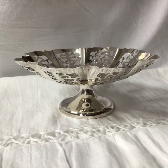 1934 Solid Silver Pedestal Scalloped Bon Bon Tazza Dish By Emile Viner. 168.53g