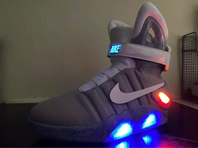 NIKE AIR MAG Back To The Future