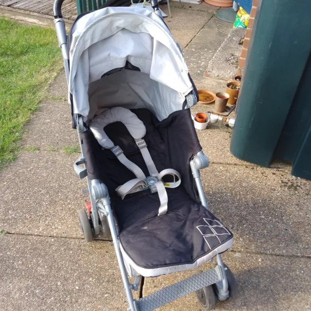 Maclaren Techno XT Stroller, Black, used in good condition, folding & versatile