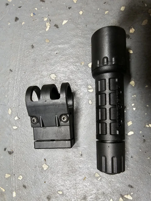 Surefire G2 Flashlight w/ Holder Surefire G2 Flashlight w/ Holder