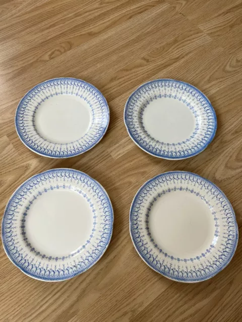 Ancienne 4 Assiettes A Dessert En Faïence Creil Et Montereau Flora Rocaille Ancienne 4 Assiettes A Dessert En Faïence Creil Et Montereau Flora Rocaille