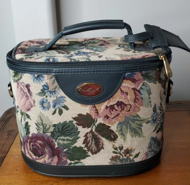 Gloria Vanderbelt Floral Tapestry Train/Make-up Case Hand Bag Luggage Vintage