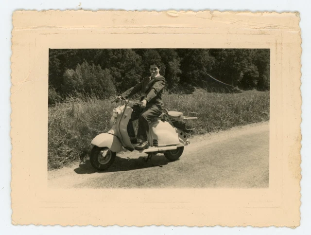 Photo Vintage Amateur - Homme Sur Moto Ancienne, Tirage Argentique N&B, France 1900-1939
