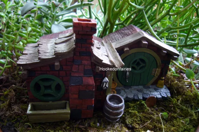 Miniature Garden Brick Hill Home House  Hinged Door Lantern Glows Shire GO 17253 2