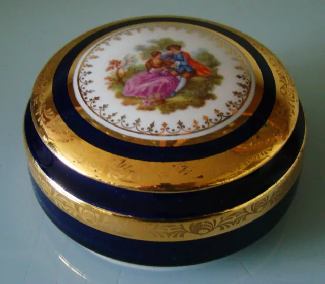 Bonbonnière Porcelaine signé REVOL Limoges cobalt bleu décor main Fragonard, or