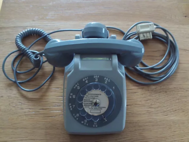 Ancien Telephone Gris A Cadran Socotel S63 A Cadran Annee 70 . Comme Neuf.