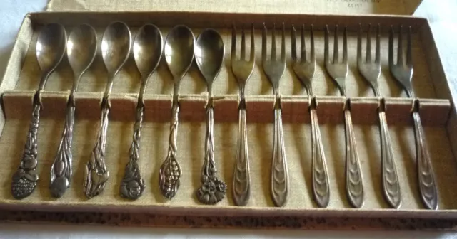 Sola Fabriek, Zeist, 90 Gero Plate  6 Demitasse Floral Spoons
