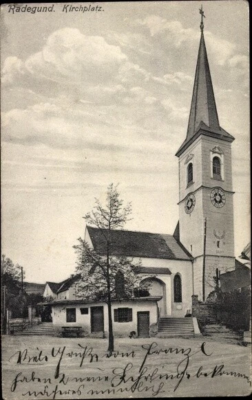 Ak Sankt Radegund bei Graz Steiermark, Kirchplatz - 10678386