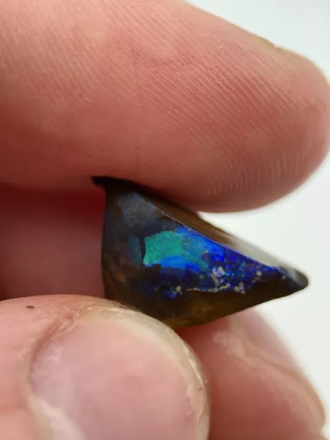 Boulder Opal roh 5,9 ct Mit Farbspiel