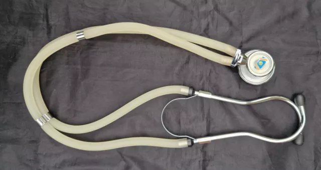 Stéthoscope double tubulure professionnel, comme neuf, jamais utilisé Sans boîte