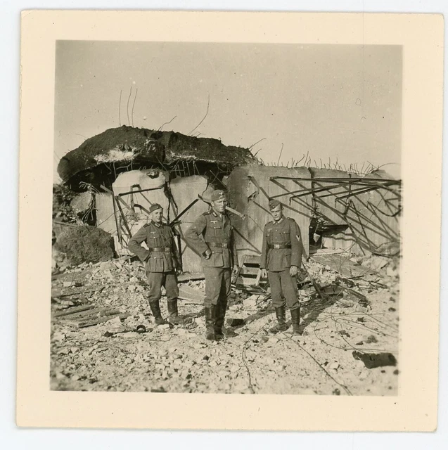 GERMAN SOLDIERS POSE With Blown Up Concrete Block House Bunker WW2