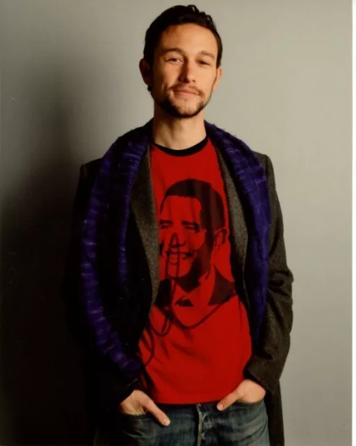 JOSEPH GORDON-LEVITT signed 8x10 PRESIDENT BARACK OBAMA T-SHIRT photo