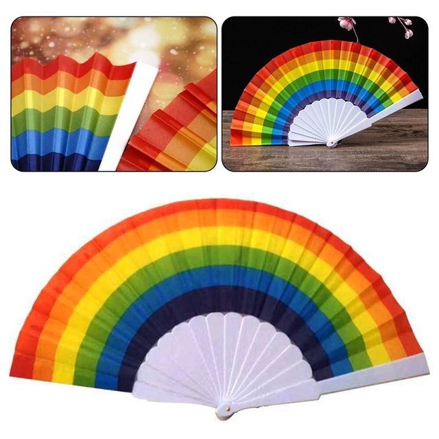 Ventilatore scomparti pieghevoli per regali di compleanno fan cinesi tenuti in mano