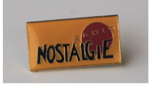 PIN'S PIN PINS ZAMAC Antenne 2 Cinéma Média TV Signé Decat Paris EUR 4