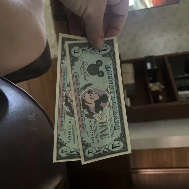 DISNEY Dollar 1990 D Mickey Mouse DISNEY Dollar 1990 D Mickey Mouse