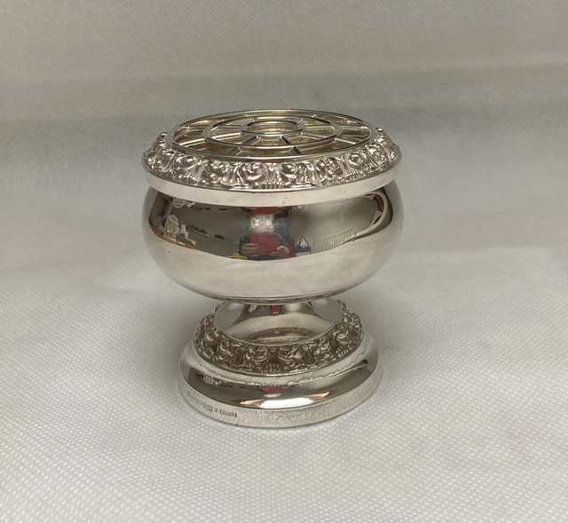Vintage Silver Plated’ IANTHE’ Rose Bowl Vase. Small 3 x 3”. Excellent Condition