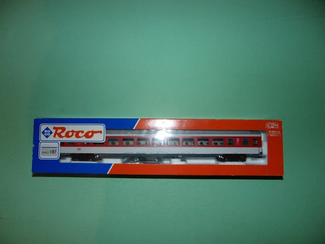 ROCO VOITURE COUCHETTES 2ième classe UIC bleu/crème 44604 NEUF EUR 57,00 - FR