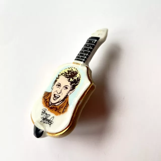 Vintage Tommy Steele WADE Guitar Brooch 1960's Pottery Pin Badge Collectable 2
