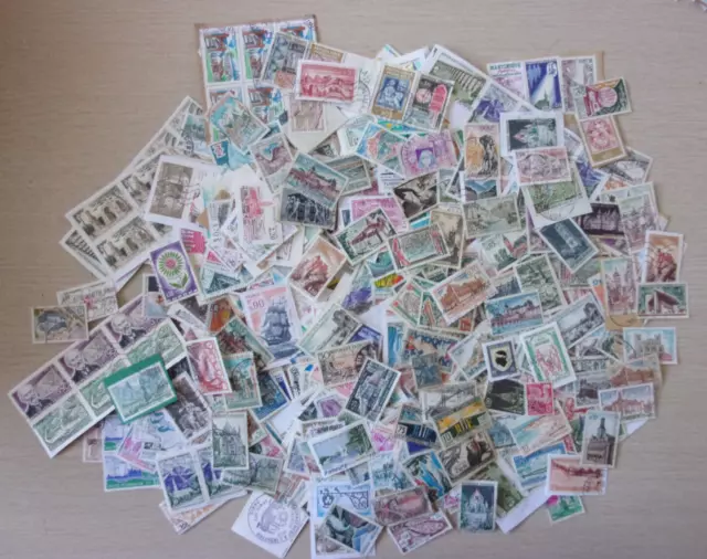 Lot de plus de 600 timbres divers oblitérés anciens et récents en francs