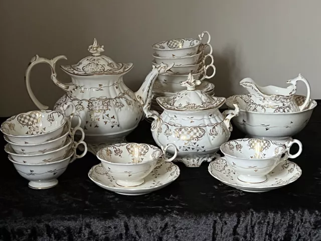 A Superb Coalport 1830er Rokoko-Stil vergoldet verziert 26-teiliges Teeset