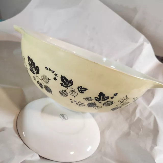 VTG Pyrex 444 Gooseberry (Black On Yellow) Large Cinderella Mixing Bowl