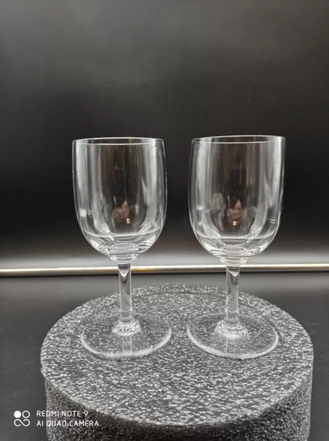 2 Verres à vin rouge  en Cristal de BACCARAT modèle PERFECTION , signé,H 14,2cm.