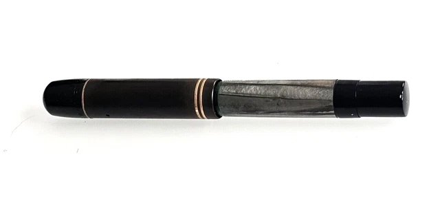 Pelikan Classic 200 Füllfederhalter – Grün-marmoriert, Mit Kolbenfüller Und Federgröße F