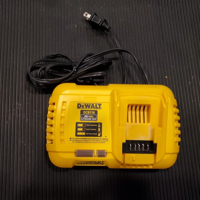 DEWALT DCB118 20V Lithium Ion Fan Cooled Fast Battery Charger not