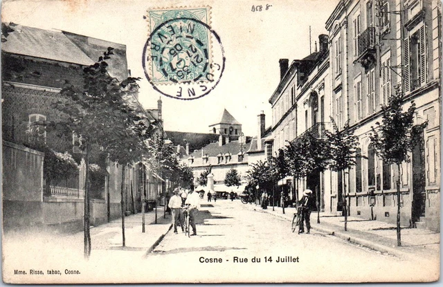 58 COSNE SUR LOIRE - la rue du 14 juillet -