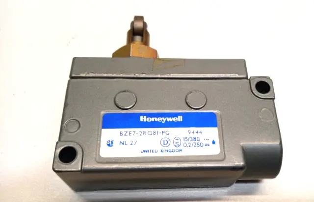 Honeywell BZE7-2RQ81-PG Endschalter Öffner u. Schließer Limit Switch