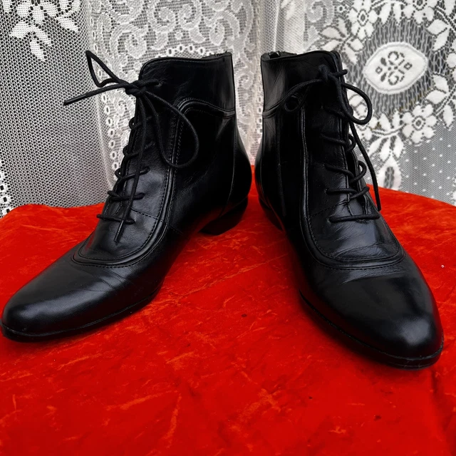 Women’s Everybody by BZ Moda black leather back zip bootie size 6 Women’s Everybody by BZ Moda black leather back zip bootie size 6