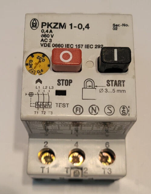 régulateur de tension ic avec symbole vecteur eps 10. 10043746 Art régulateur de tension ic avec symbole vecteur eps 10. 10043746 Art