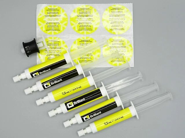 Contrast medium UV leak detective for automotive air conditioners R134a R1234yf with adapter
