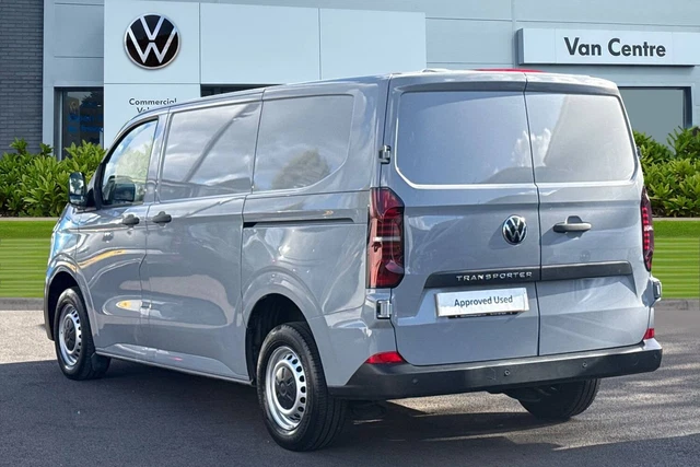 2025 VOLKSWAGEN TRANSPORTER 2.0 TDI 150 Commerce Van Auto [5 Plus] Van ...