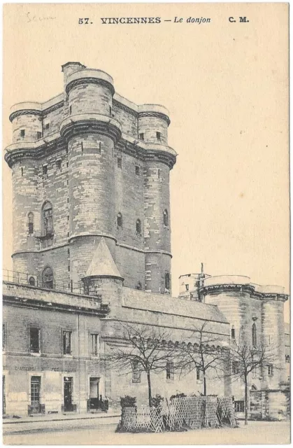 VINCENNES 94 Le Donjon CPA written on June 22, 1915 Artistic Edition. Paris