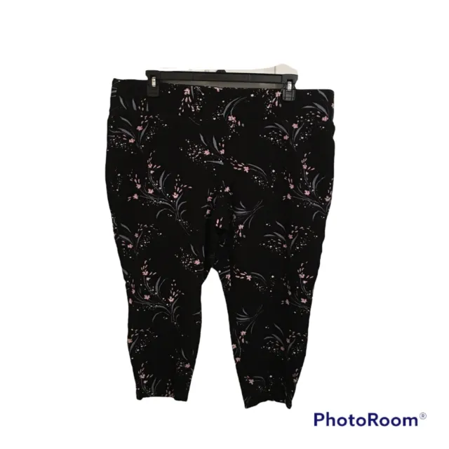 Torrid Women's Plus Size 3R Studio Ponte Slim Fix Crop Pixie Pant Floral Black