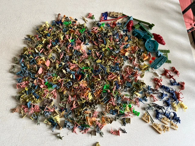 50 Figurines Maquettes 1:50 + 6 Bancs - Décoration Miniature