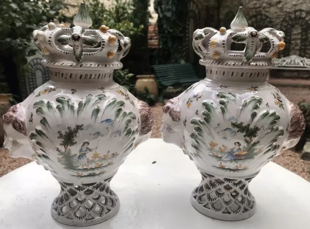 PAIRE DE POTS-POURRIS FAIENCE MOUSTIERS OLERYS CÉRAMIQUE FIN XIX 19eme SIÈCLE