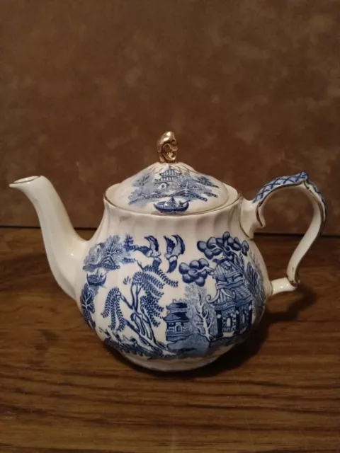 Sadler Blue Willow Tea Pot Gold Trim Made in England