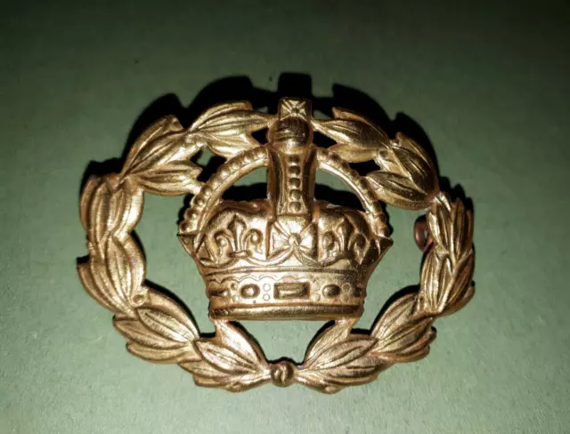 Kings Crown  Non-Commissioned Officers British Army Brass Rank Badge