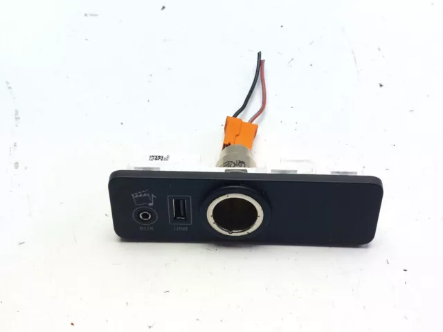 Jaguar Xf X250 2013 Aux In Usb Port 12V Power Outlet Socket 28373818