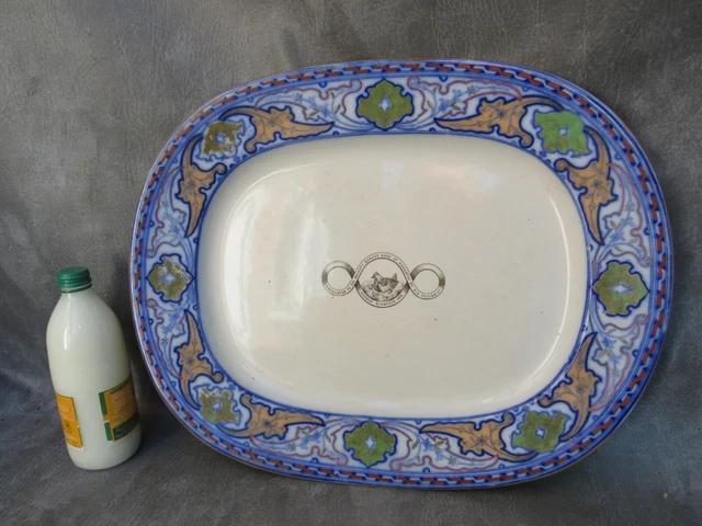 Un Gran Plato De Cerámica Para Servir Con Su Majestad Cuacoe Of Asahntee Probenance 1858