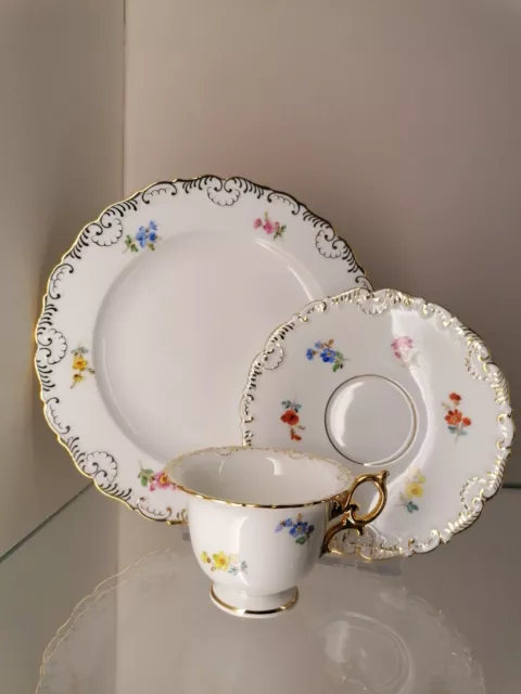 Meissen 3-tlg Gedeck Mokka Streublümchen Muschel Goldrand Muschelrand 1.Wahl