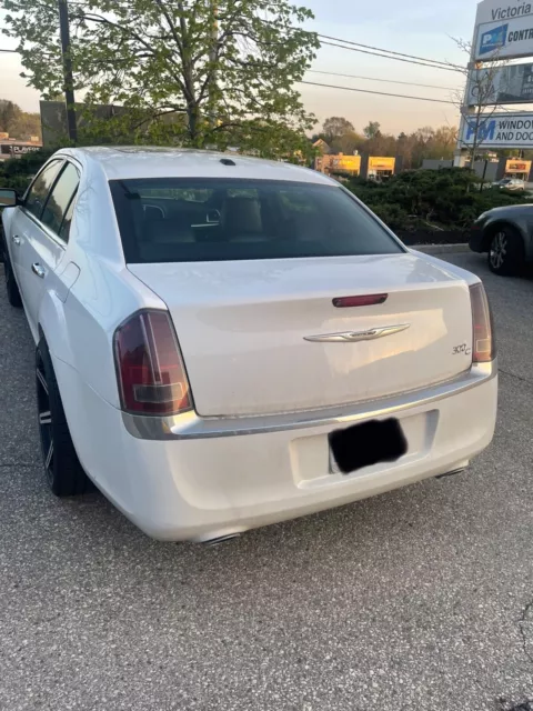 2012 Chrysler 300 C, V8 Hemi 3